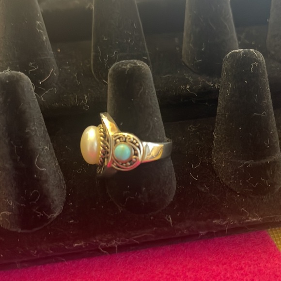 Silver ring - Picture 2 of 3